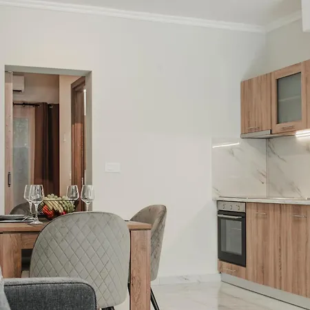 Komis Yard House, Luxury Apartment, Апартаменты Закинтос