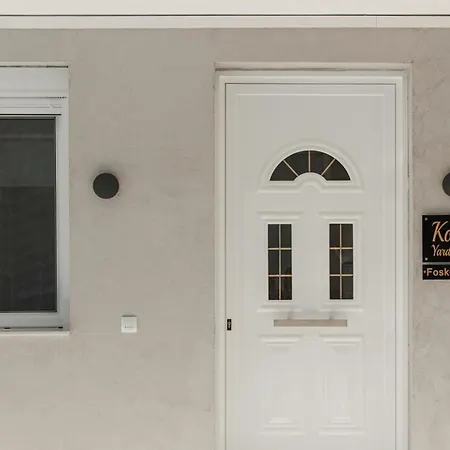 Komis Yard House, Luxury Apartment, דירה *