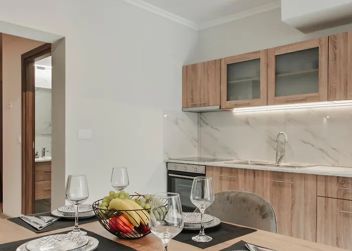 Komis Yard House, Luxury Apartment, Apartamento *